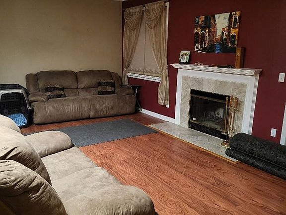 2nd image of 117 Monmouth Way