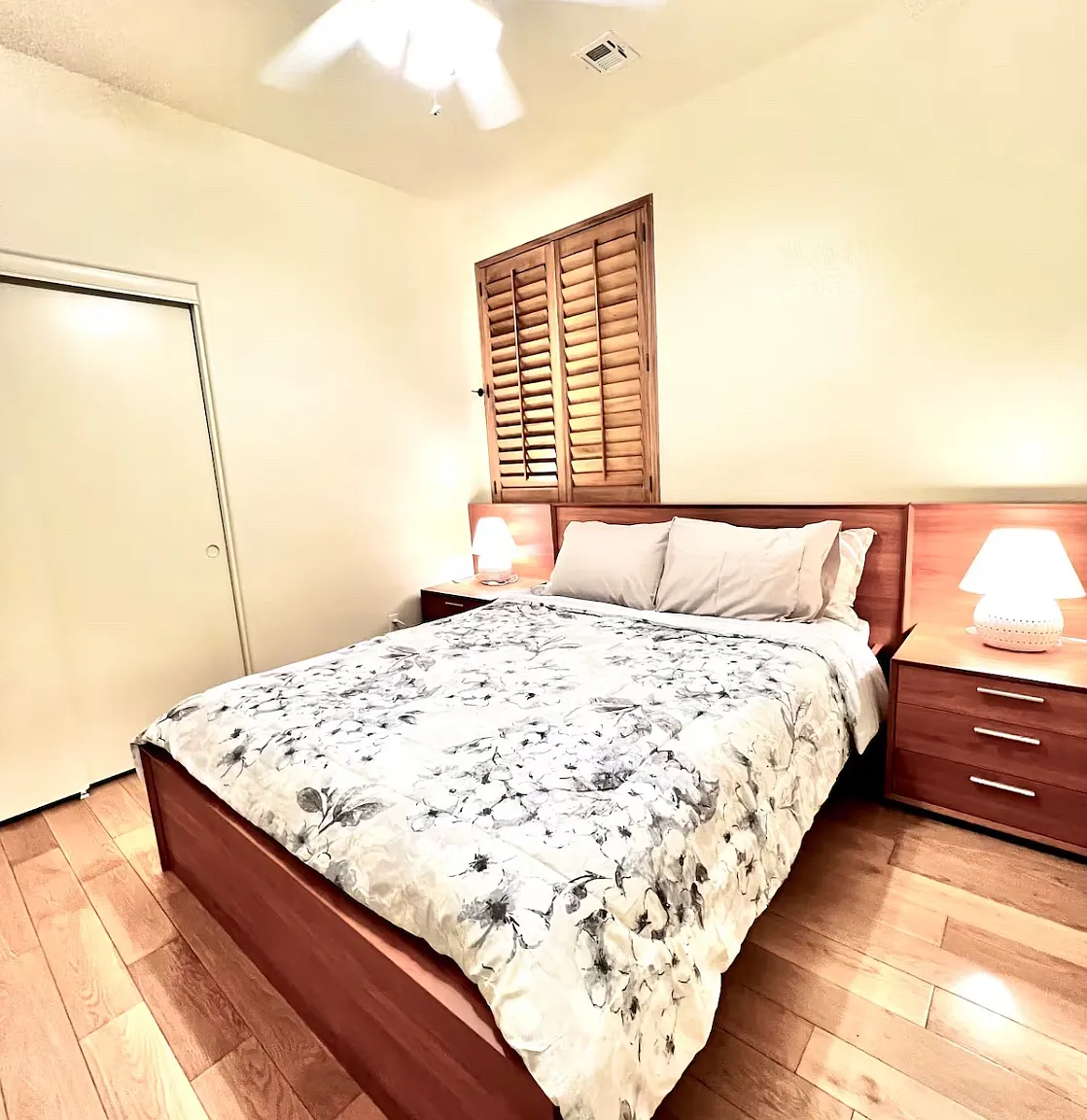 3 bed, 1602 sqft, $3,500 — Photo 2