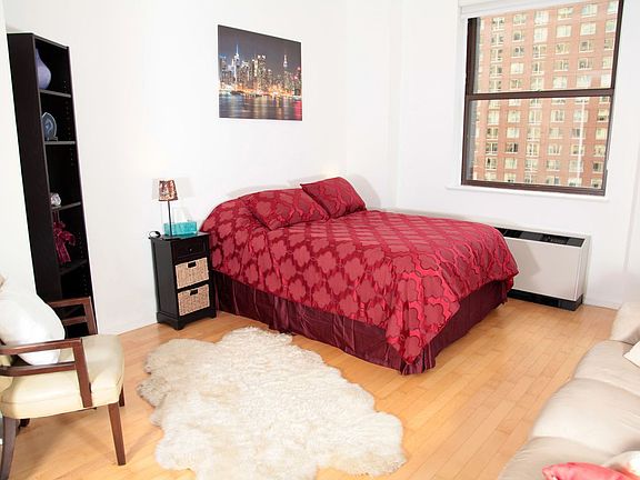 4th image of 20 West St APT 12E