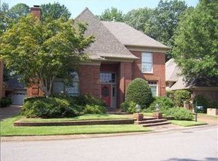 965 W Riverwalk Dr, Memphis, TN 38120