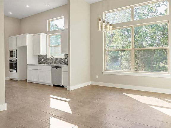 5th image of 117 Alder Dr