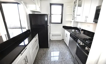 Rented by Manhattan Realty Group