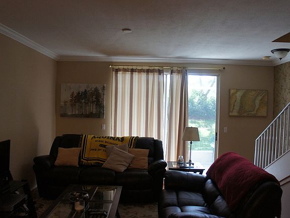 5th image of 1111 Sorrento Dr