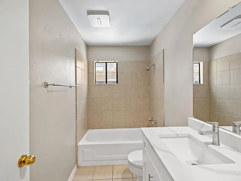 712 Graham Pl #203 — Photo 13