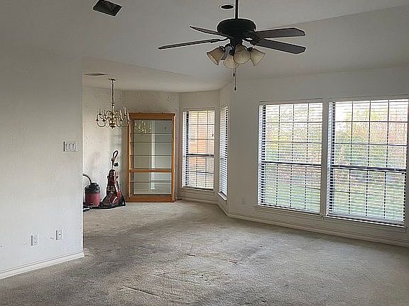 4th image of 1749 Hilltop Cir