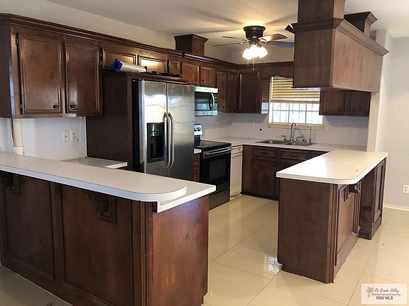 5th image of 535 Habana St
