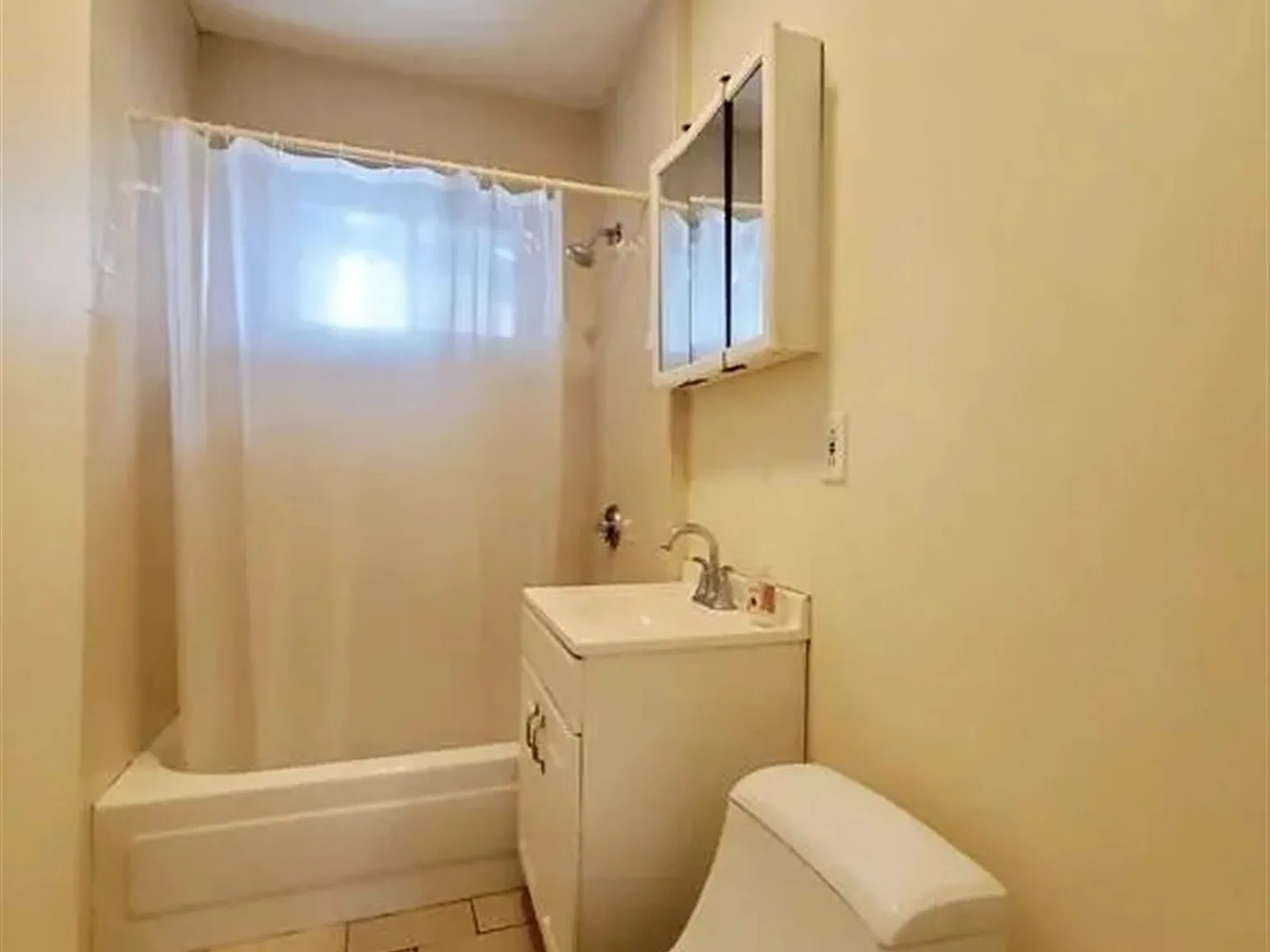 2 bed, 775 sqft, $2,700 — Photo 3