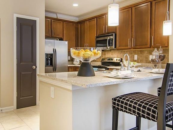 2nd image of 700 Park Regency Pl NE #540