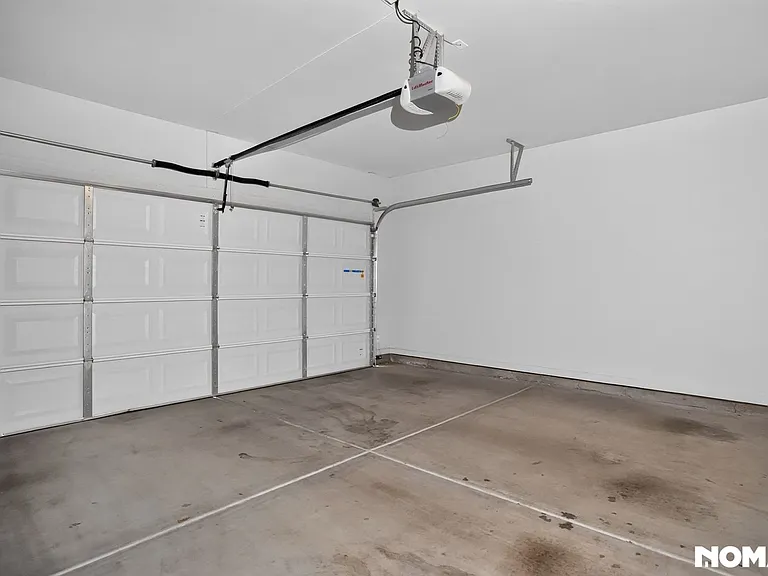 524 W Harwell Rd — Photo 34