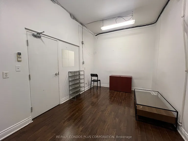 324 Spadina Ave #D — Photo 10