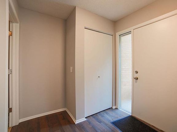 4th image of 13 Walden St
