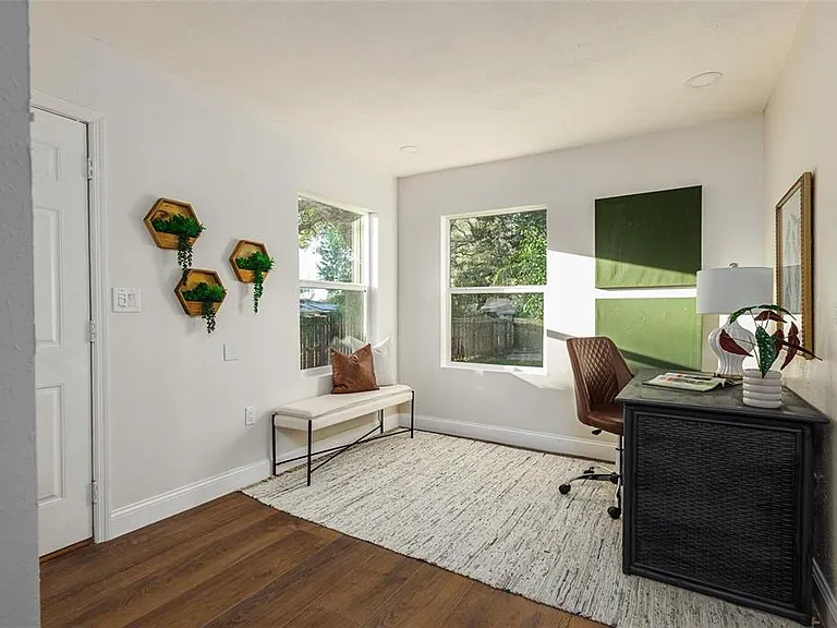 1008 E Norfolk St — Photo 20