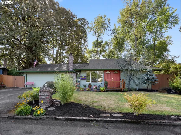 16290 SE Sterling Cir, Milwaukie, OR 97267