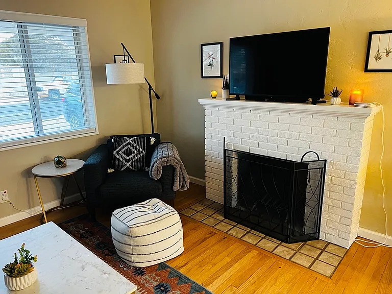 1827 Hermosa Dr NE — Photo 5