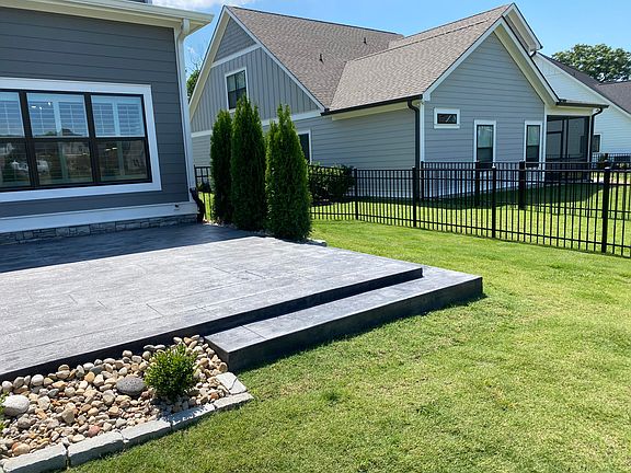 4th image of 8250 Blackrock Dr