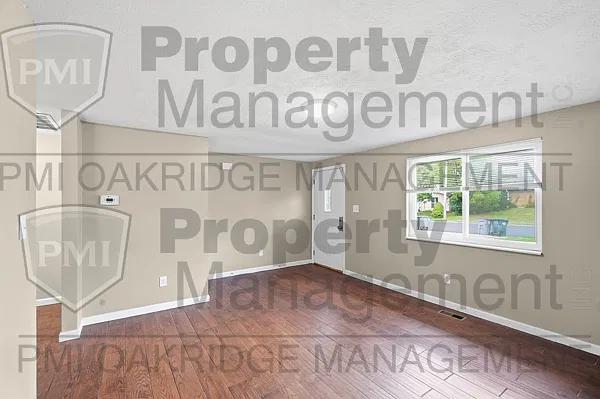 2 bed, 1.0 bath, 905 sqft, $1,200 — Photo 4