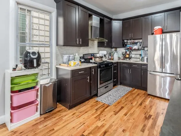 35 Lexington Avenue image 5 of 30