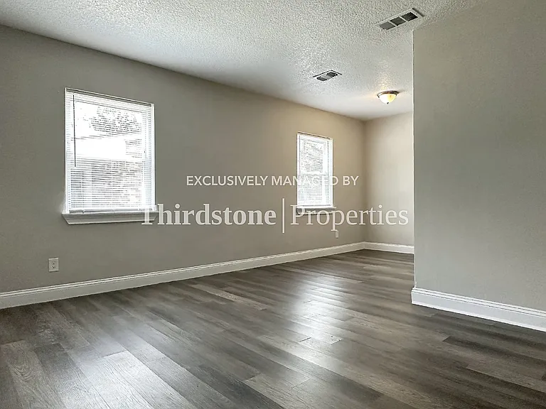 3347 Phyllis St — Photo 6
