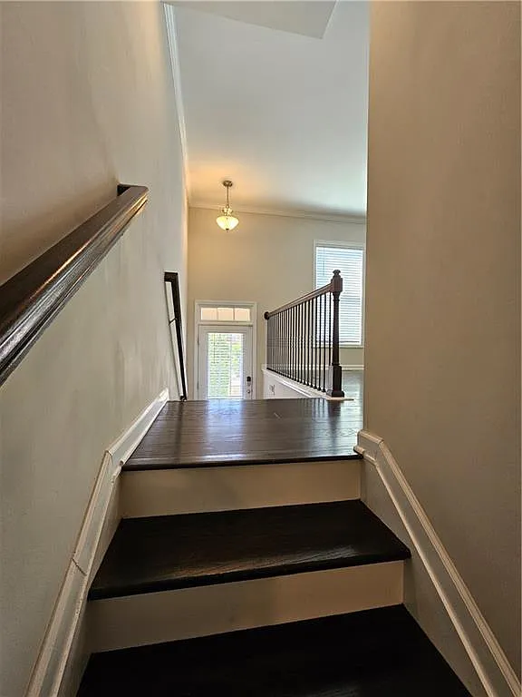 4 bed, 3.5 bath, 2359 sqft, $2,650 — Photo 3