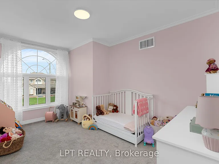 47 Northview Cres — Photo 17