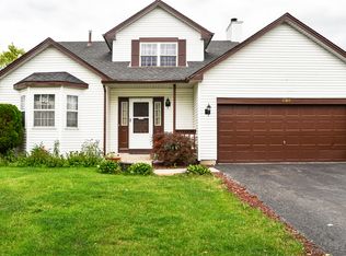 694 Birchwood Dr, Bolingbrook, IL 60490