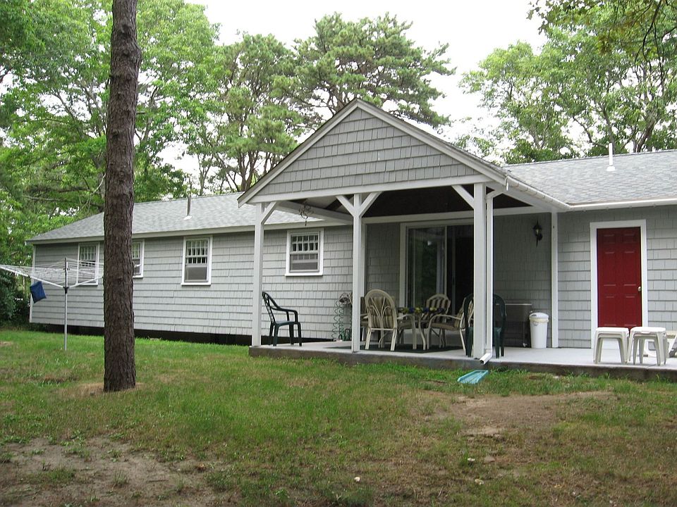 2nd image of 55 Horse Pond Rd