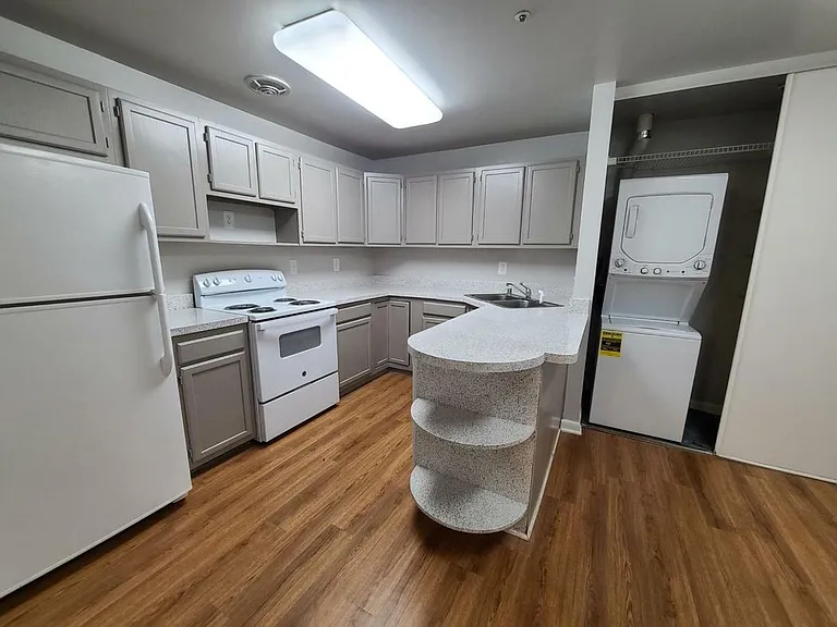 5 Pleasant Ridge Dr — Photo 6