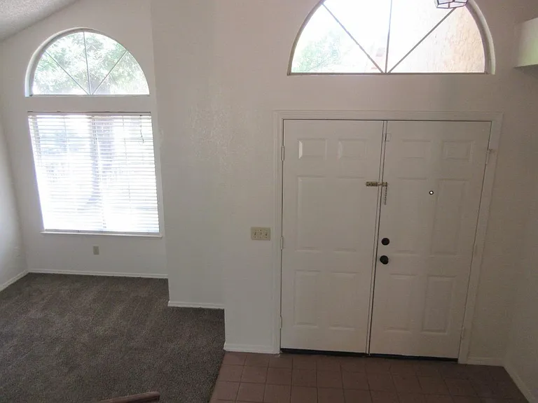 993 E Edgemont Dr — Photo 8