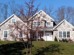 11 Crestmont Cir, Bloomsburg, PA 17815