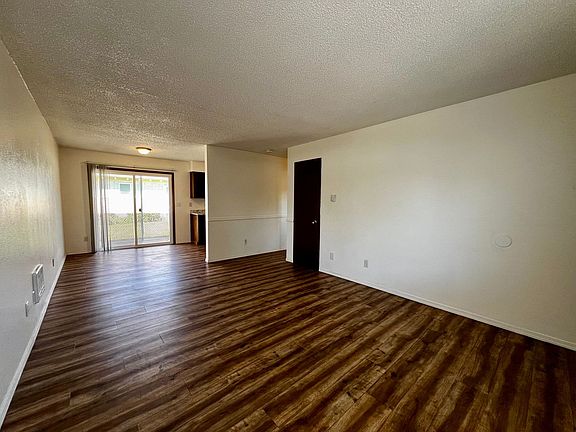 5th image of 3910 Meadow Ln APT 4