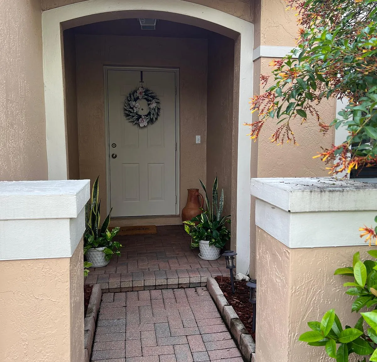 3 bed, 1823 sqft, $3,600 — Photo 2