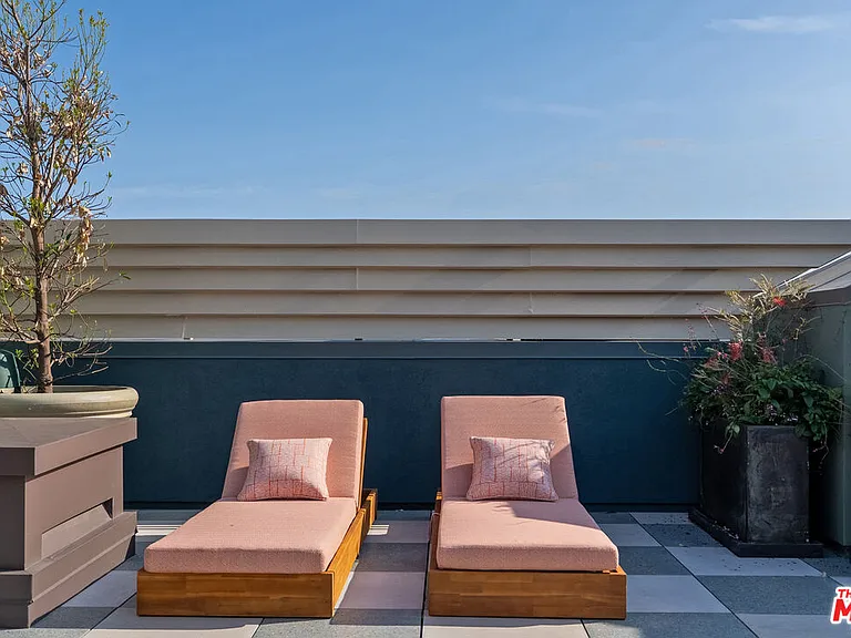 7428 Santa Monica Blvd #301 — Photo 32