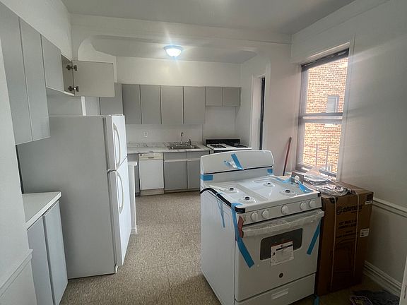 4th image of 43-25 43rd St APT 5C