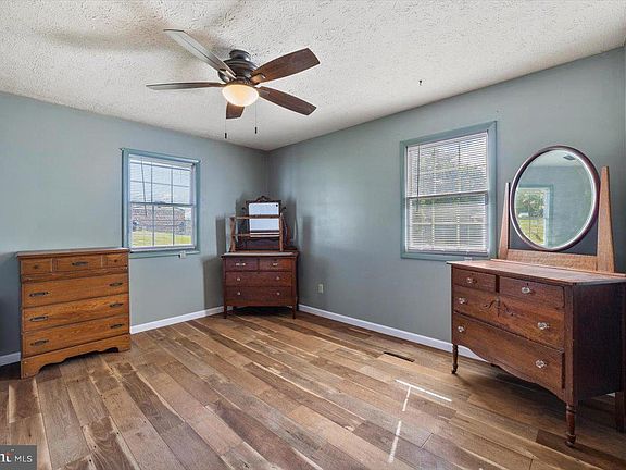 3rd image of 629 Dogwood Dr