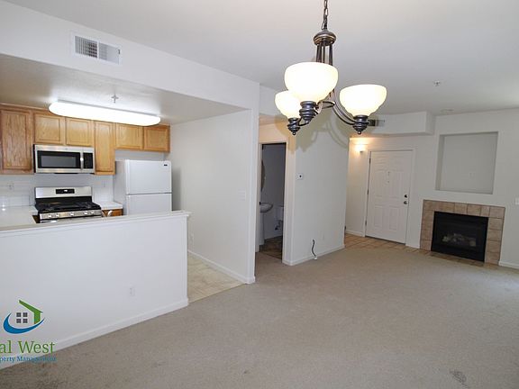 5th image of 3158 Regency Ave