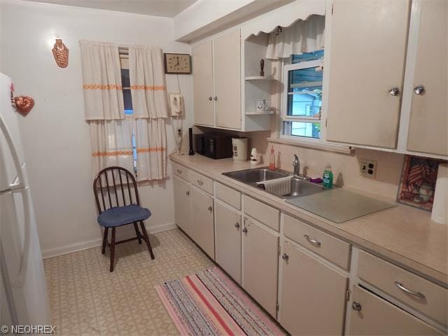 2nd image of 2028 24th St