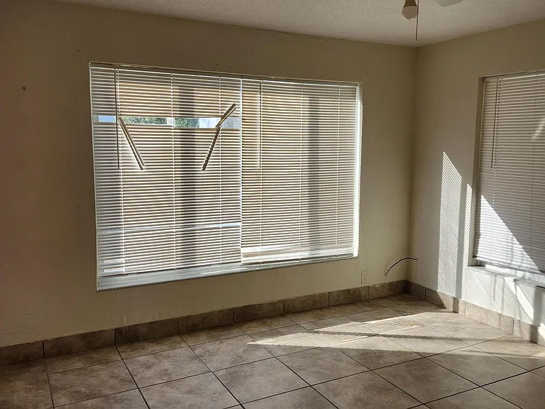 1102 James Rd — Photo 11
