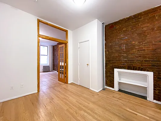 Rented by Compass | media 7