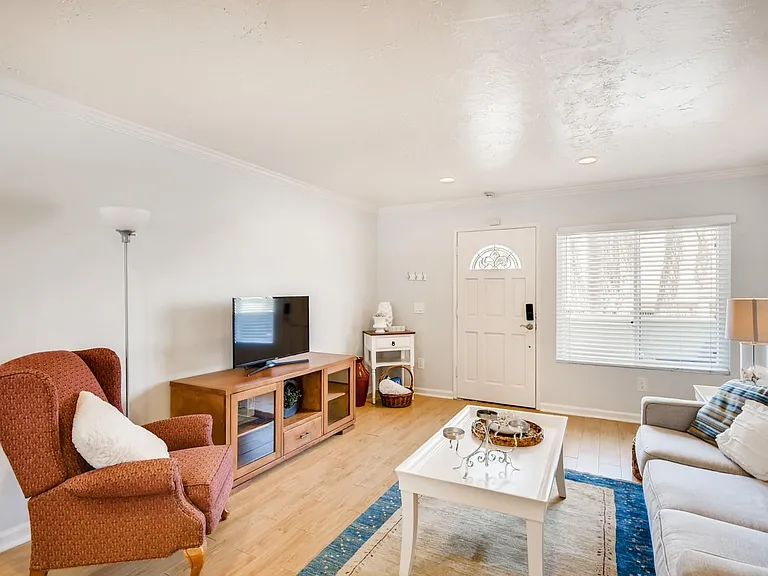 153 Palm Ave — Photo 6