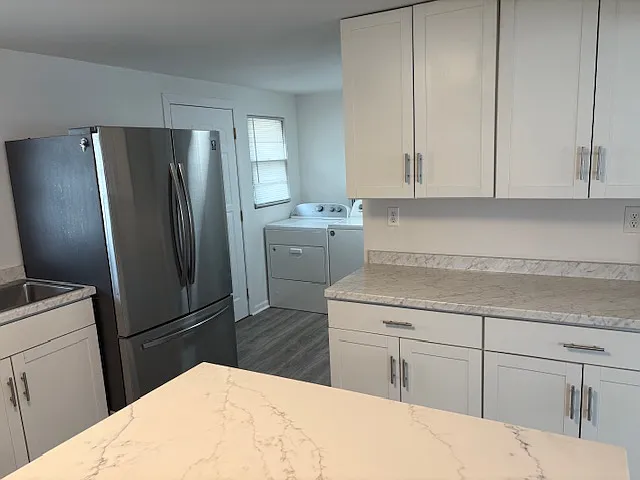 1240 E North St — Photo 8