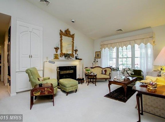 3rd image of 205 Belmont Forest Ct Unit 4