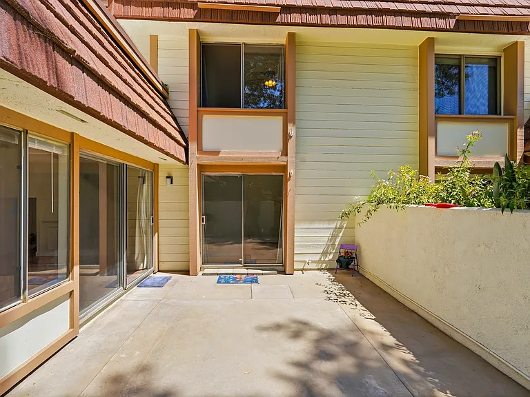 10432 Larwin Ave — Photo 26