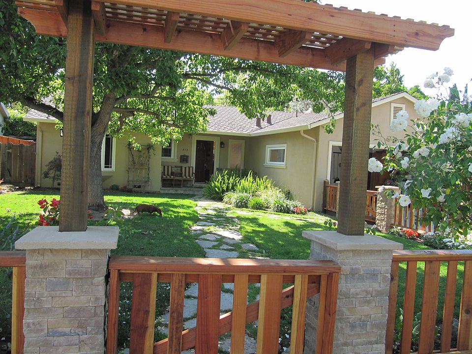 1st image of 373 Richlee Dr