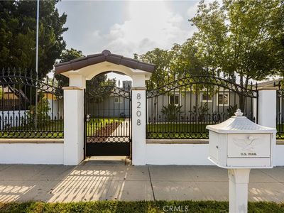 8208 Fallbrook Ave, Canoga Park, CA, 91304