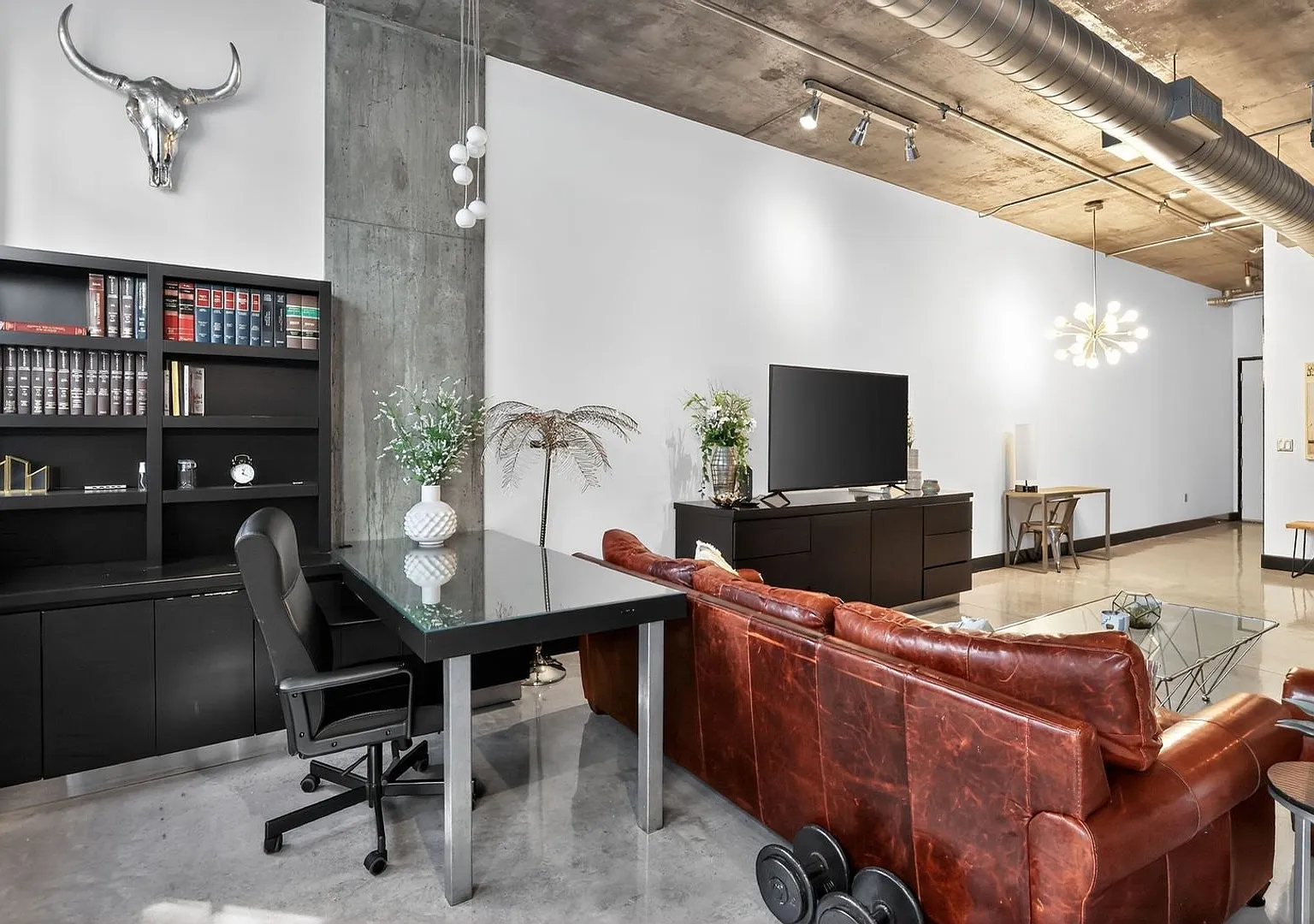 Modern 1BR Loft in Flagler Village — Photo 4