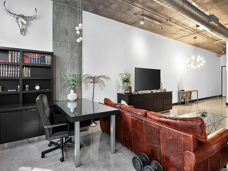 435 N Andrews Ave #206 — Photo 4