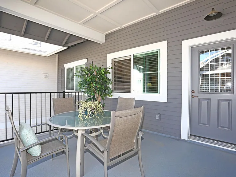 2627 Ashlan Ave — Photo 4