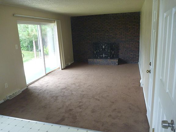 3rd image of 3725 W 95th Pl