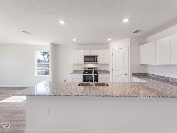3rd image of 5629 Lamar Ln