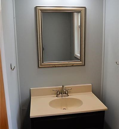 Main Floor 1/2 bath